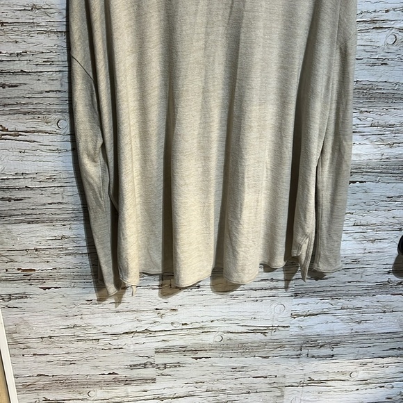 Aritzia Wilfred free cream button cartigain size medium - oversized - Picture 10 of 10